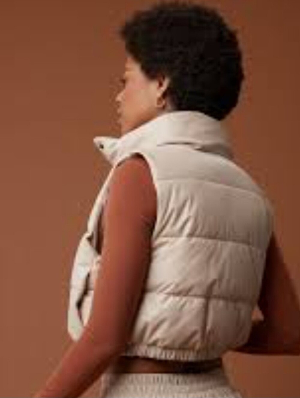 Offline By aerie Cropped Puffer Faux Leather Vest in Light Beige Size XS - Picture 3 of 9